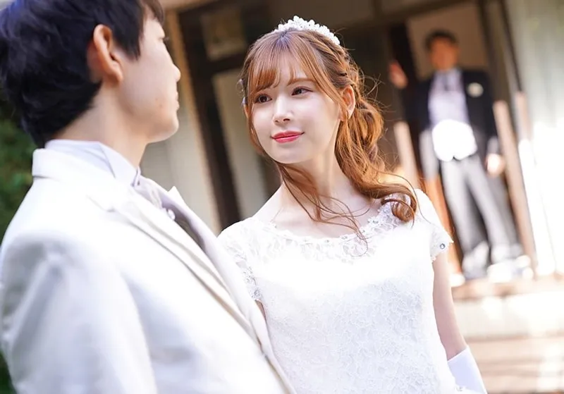 Bố chồng đụ vợ của con trai ngay sau lễ cưới của con trai